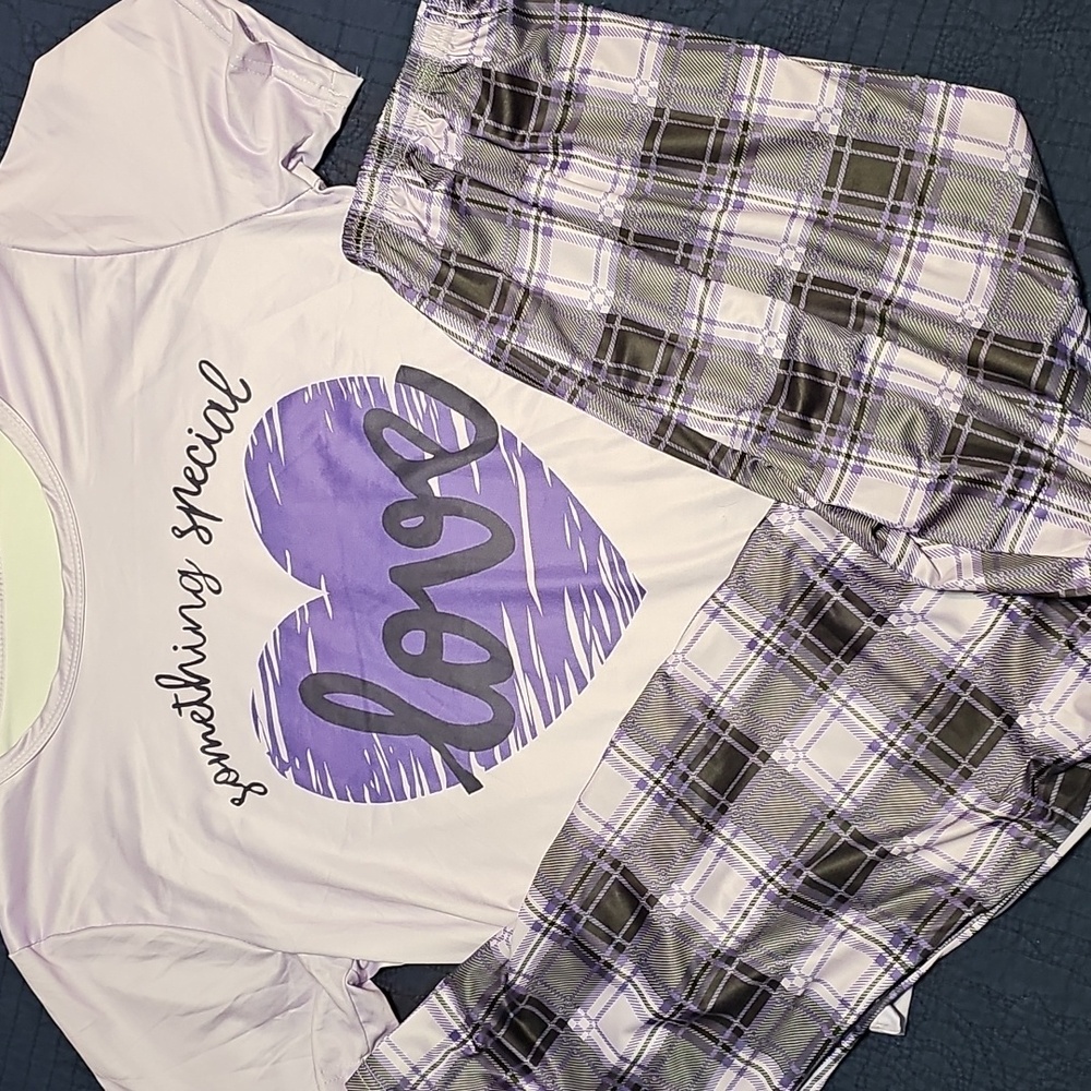 Lavender pajama set with Heart Design NWOT size M